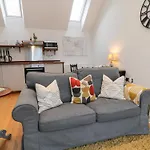 The Loft At Lucott House
